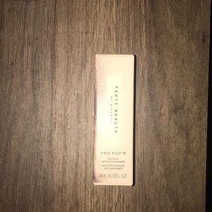Fenty Beauty Pro Filt’r Instant Retouch Primer